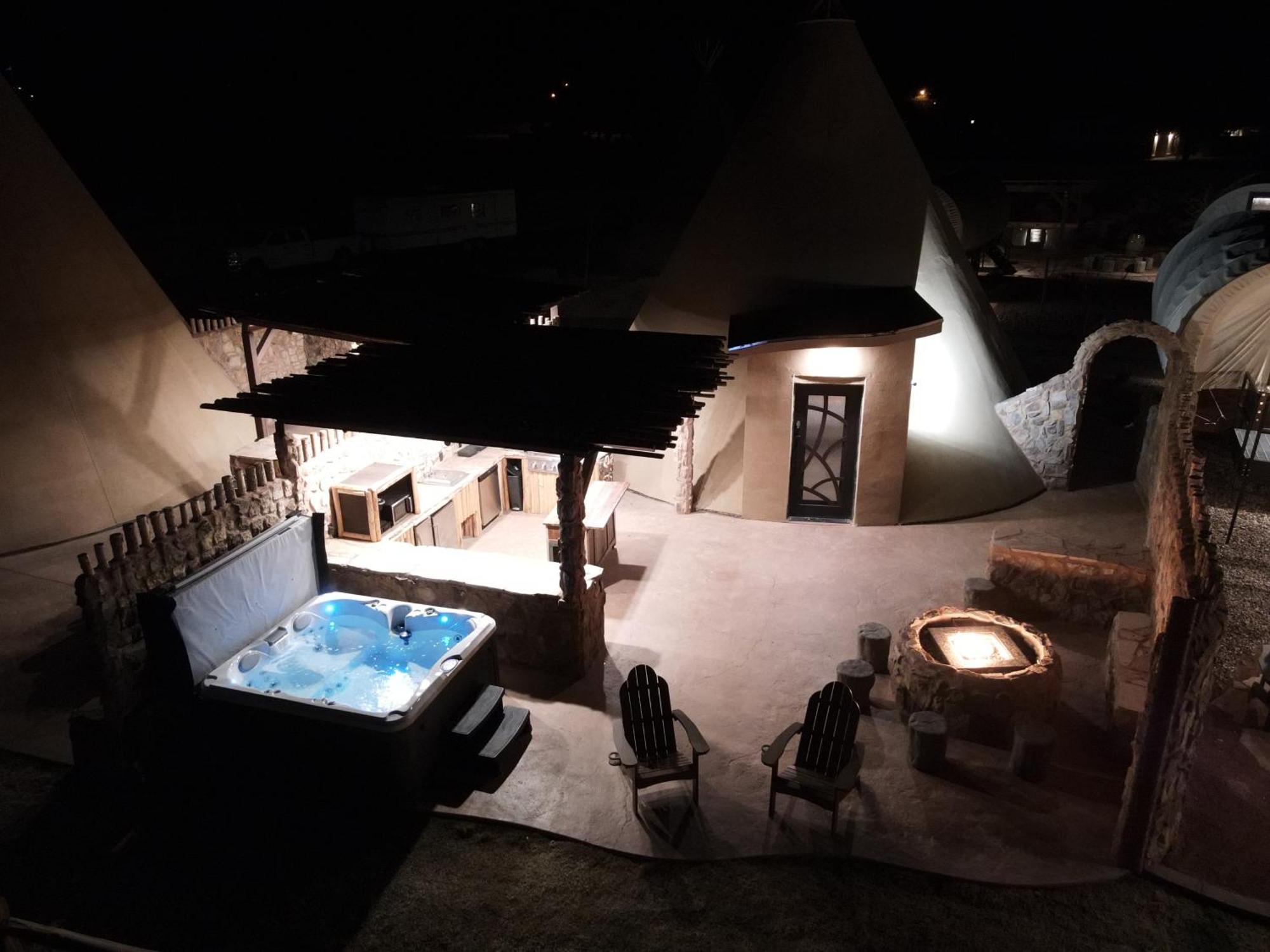 Zion White Bison Glamping & Rv Resort Вірджін Екстер'єр фото